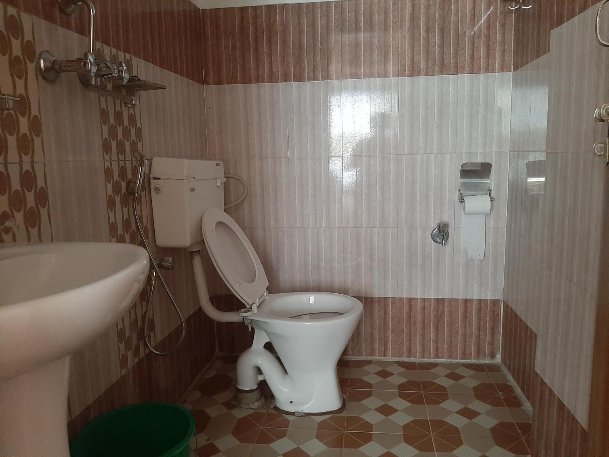 Hotel Lake N Yeti Pokhara Luaran gambar