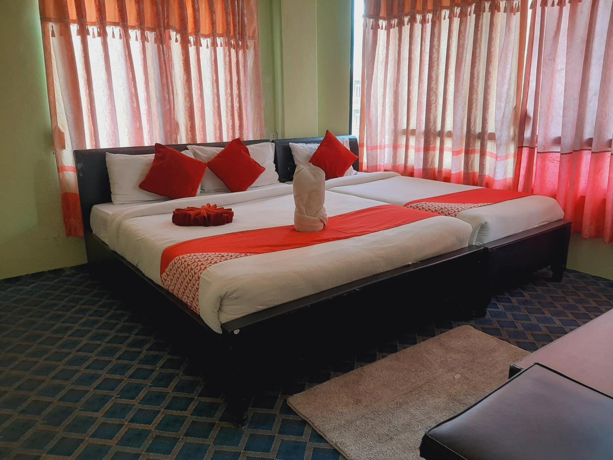 Hotel Lake N Yeti Pokhara Bilik gambar