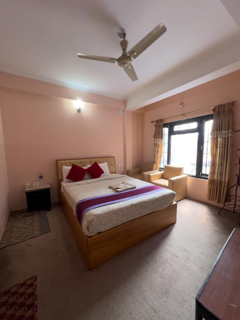 Hotel Lake N Yeti Pokhara Luaran gambar