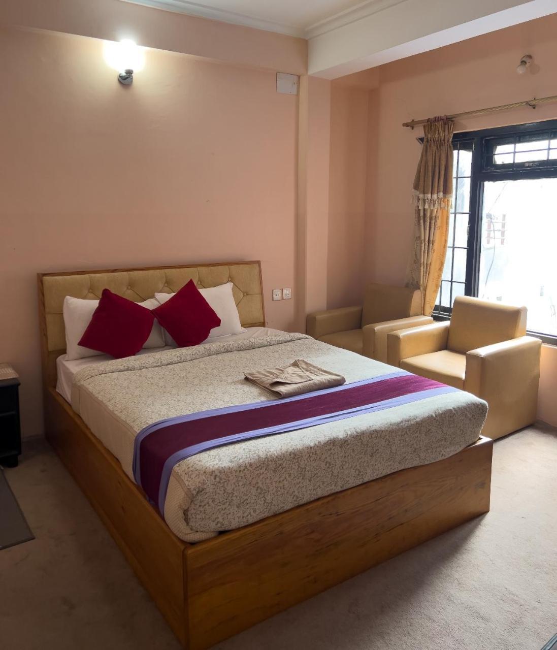 Hotel Lake N Yeti Pokhara Luaran gambar